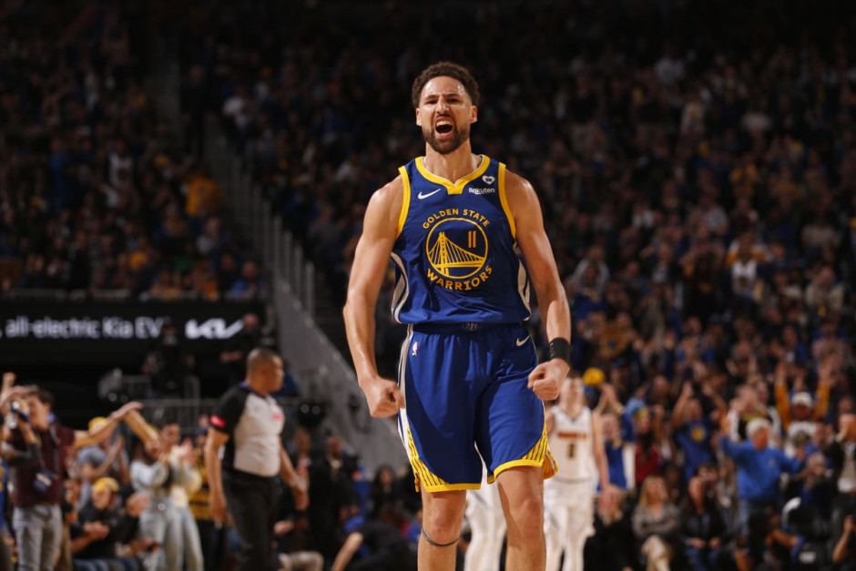 足球赛场上 足球赛场上