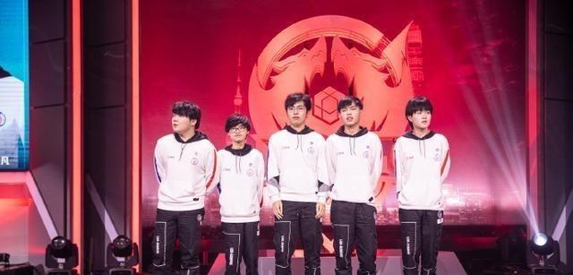 鹈鹕队内的 鹈鹕队内的