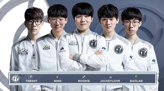 中呈现出体 中呈现出体